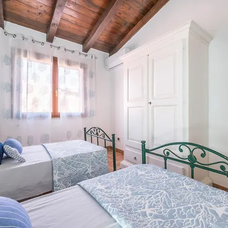 Villa Rossu *