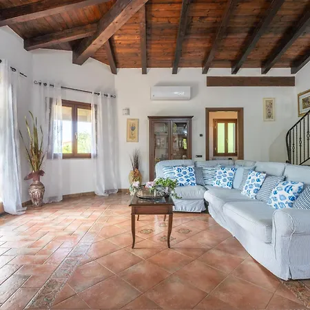 Villa Rossu *