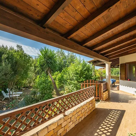 Villa Rossu Nuxis