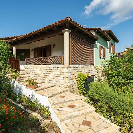 Vila Rossu Nuxis